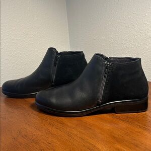 Women’s Naot Helm black leather/suede ankle booties size 41EU/10US